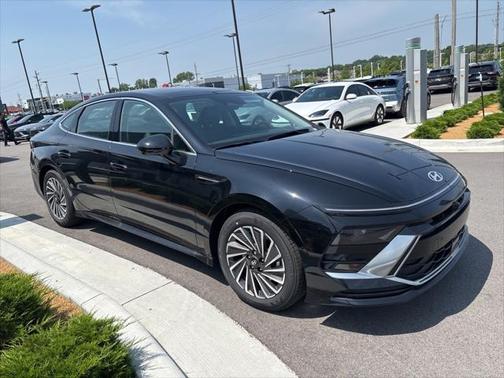 2025 Hyundai SONATA Hybrid Limited