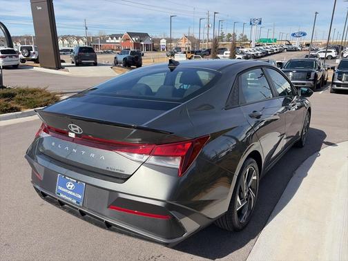 2025 Hyundai ELANTRA Sport