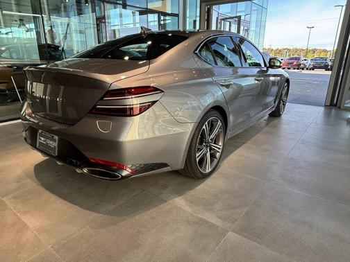 2024 Genesis G70 2.5T RWD