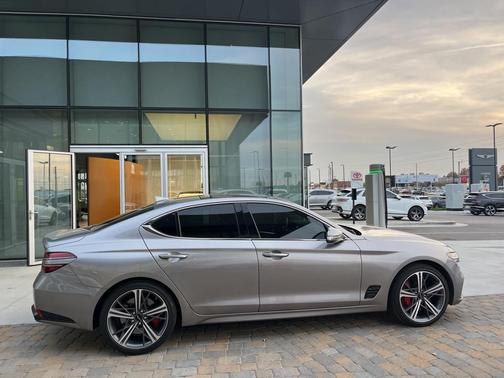 2024 Genesis G70 2.5T RWD