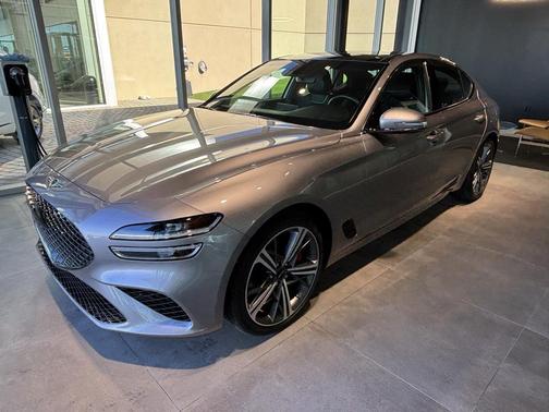 2024 Genesis G70 2.5T RWD