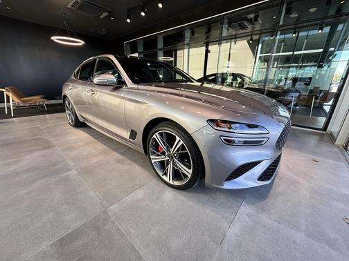 2024 Genesis G70 2.5T RWD