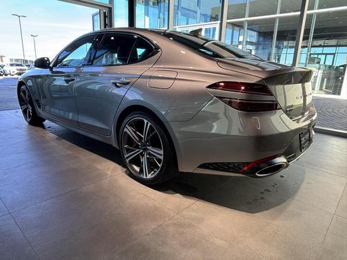 2024 Genesis G70 2.5T RWD