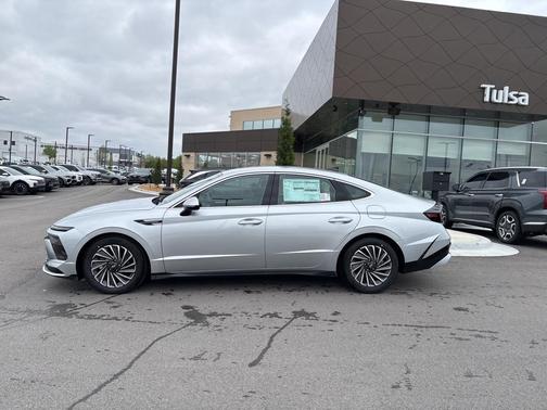 2025 Hyundai SONATA Hybrid SE