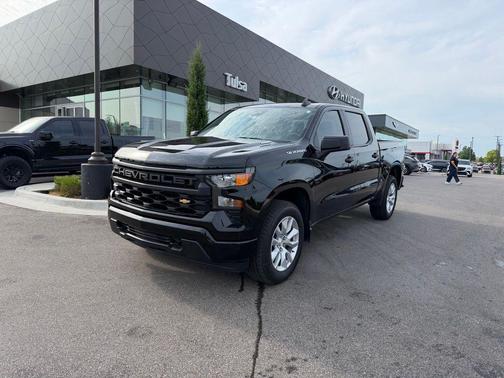 Black 2026 Chevrolet Silverado 1500 Custom