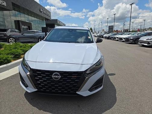 2023 Nissan Altima SR FWD