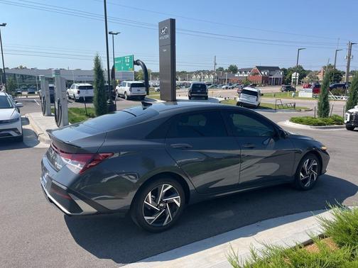 2025 Hyundai ELANTRA Sport