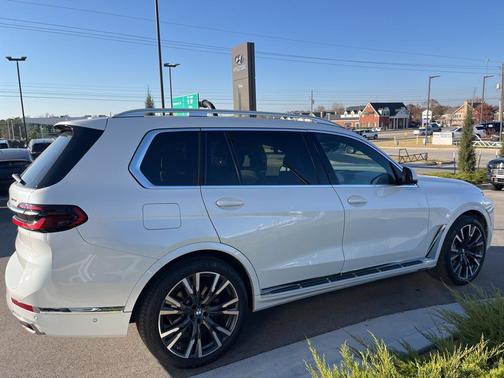 2023 BMW X7 xDrive40i