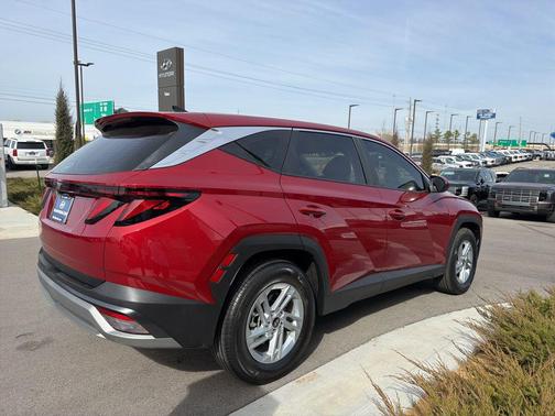 2026 Hyundai TUCSON SE