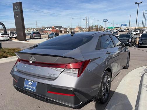 2025 Hyundai ELANTRA Sport