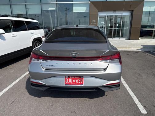 2022 Hyundai ELANTRA SEL