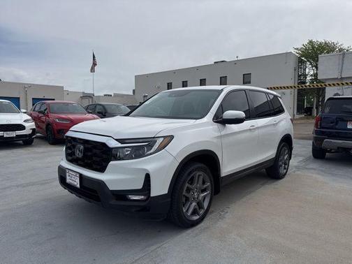 Platinum White Pearl 2023 Honda Passport EX-L