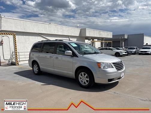2010 Chrysler Town & Country Touring