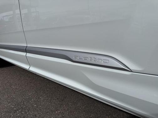 2022 Audi Q7 55 Premium