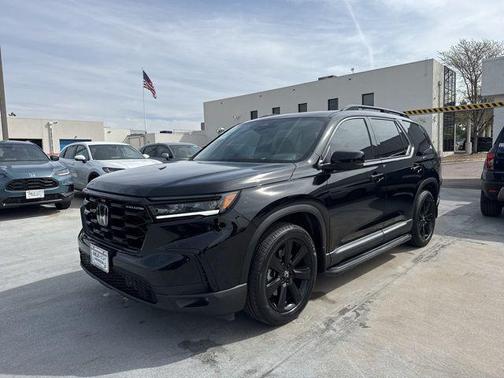 Crystal Black Pearl 2025 Honda Pilot Black Edition