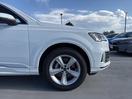 2024 Audi Q7 45 Premium Plus