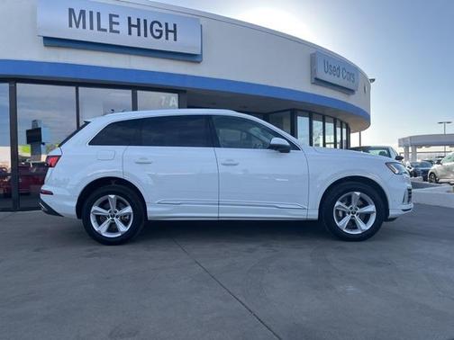 2024 Audi Q7 45 Premium Plus