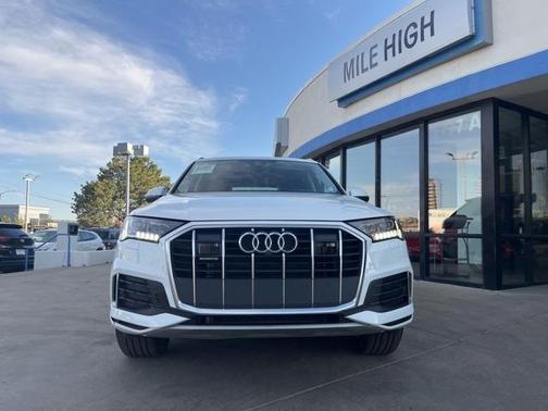 2024 Audi Q7 45 Premium Plus