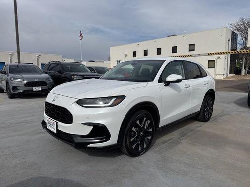 Platinum White Pearl 2026 Honda HR-V EX-L