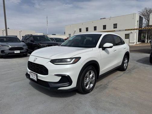 Platinum White Pearl 2024 Honda HR-V LX