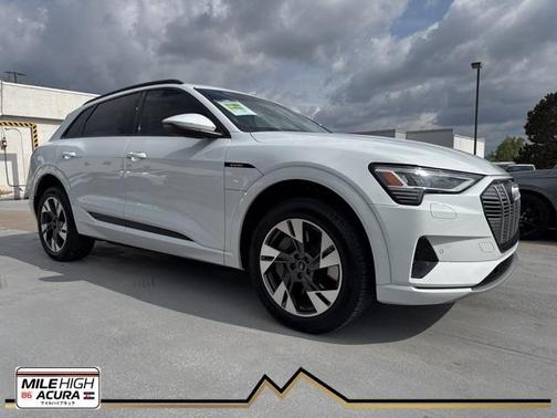 2022 Audi e-tron Premium