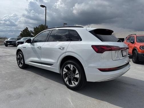 2022 Audi e-tron Premium