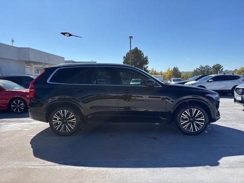 2020 Volvo XC90 T5 Momentum 7 Passenger