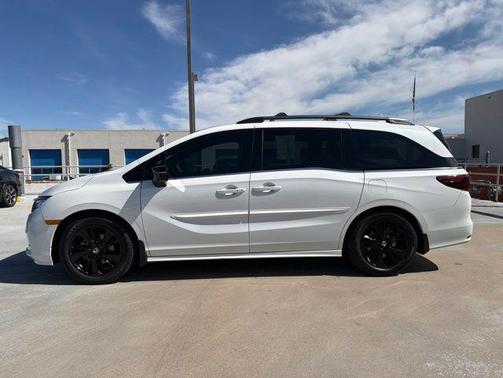 Platinum White Pearl 2023 Honda Odyssey Sport
