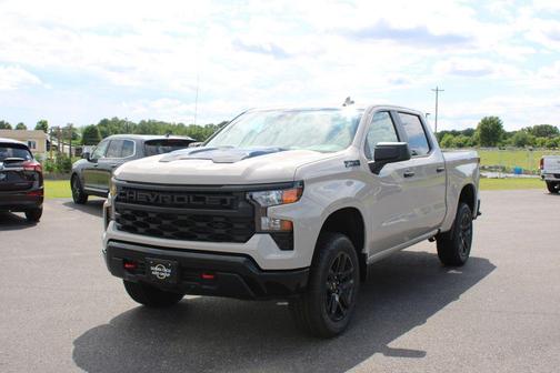 Summit White 2026 Chevrolet Silverado 1500 Custom Trail Boss