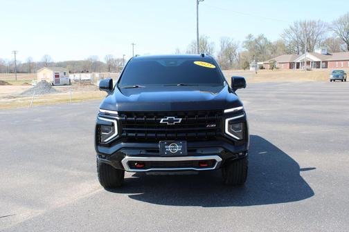 Black 2025 Chevrolet Suburban 4WD Z71