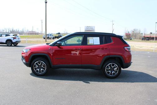 2025 Jeep Compass Trailhawk