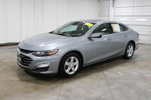 Sterling Gray Metallic 2024 Chevrolet Malibu FWD 1LT