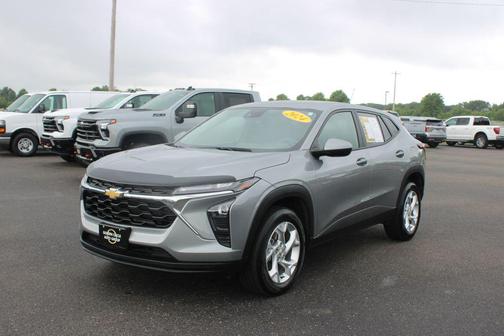 Sterling Gray Metallic 2024 Chevrolet Trax LS