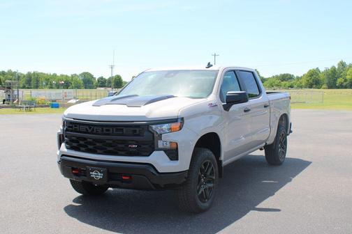 Summit White 2026 Chevrolet Silverado 1500 Custom Trail Boss