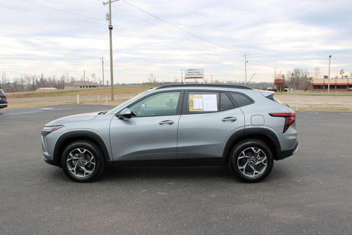 2025 Chevrolet Trax LT
