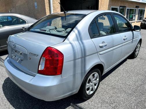 2011 Hyundai Accent GLS
