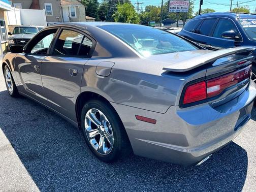 2012 Dodge Charger SE