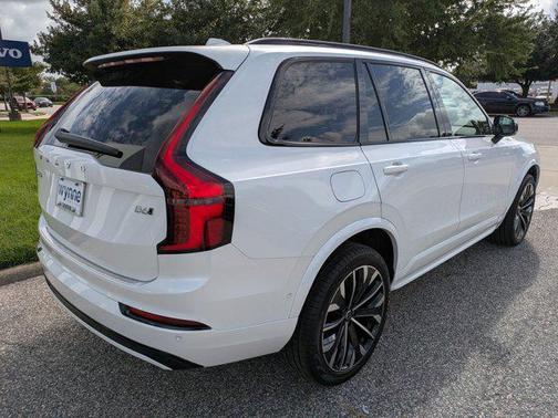 2026 Volvo XC90 B6 Ultra Dark Theme 7-Seater