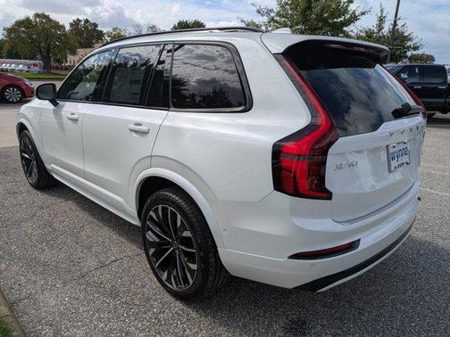 2026 Volvo XC90 B6 Ultra Dark Theme 7-Seater