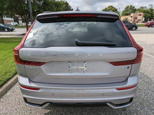 2026 Volvo XC60 B5 Core