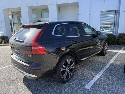 2022 Volvo XC60 B5 Inscription