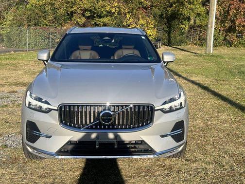 2023 Volvo XC60 B5 Ultimate Bright Theme