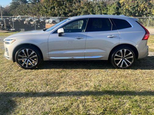 2023 Volvo XC60 B5 Ultimate Bright Theme