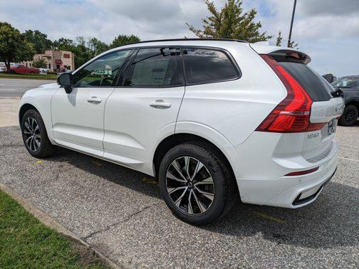 2025 Volvo XC60 B5 Core