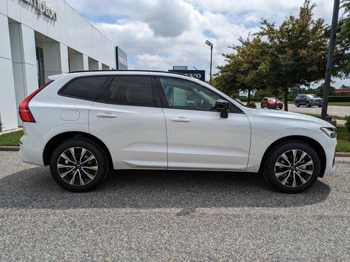 2025 Volvo XC60 B5 Core