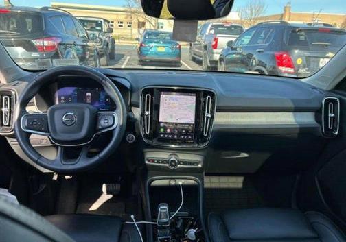 2023 Volvo XC40 B5 Plus Bright Theme