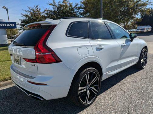 2021 Volvo XC60 T6 R-Design