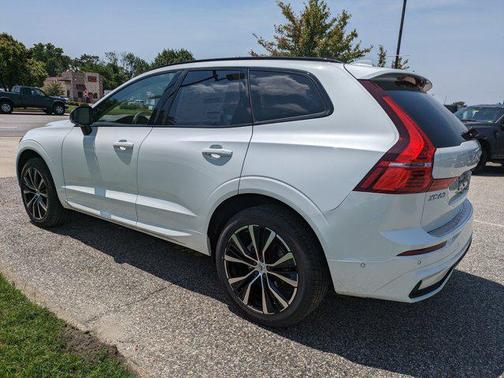 2025 Volvo XC60 B5 Plus