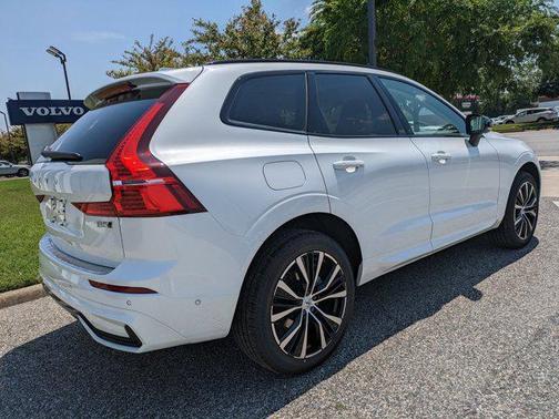 2025 Volvo XC60 B5 Plus