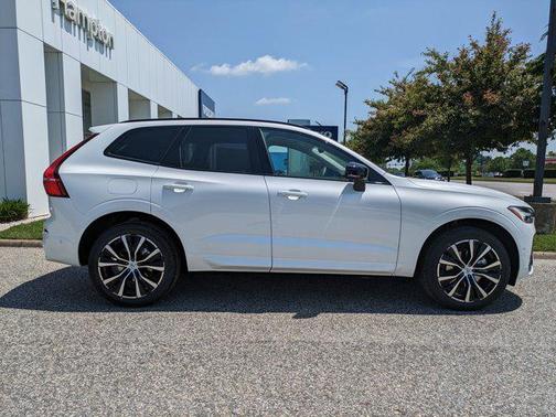 2025 Volvo XC60 B5 Plus